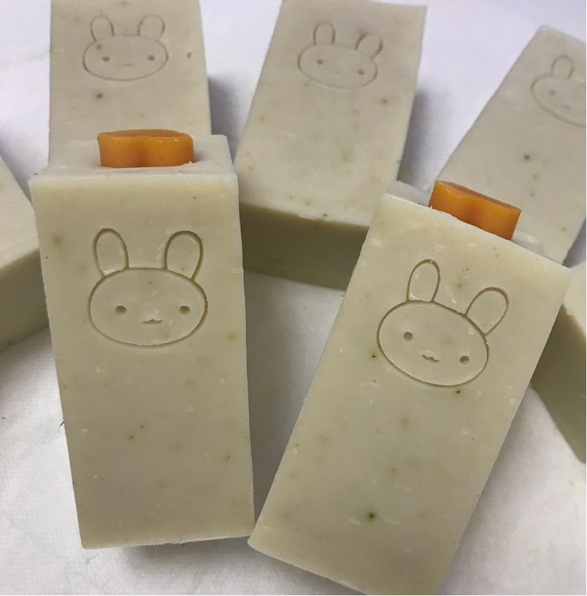 左手香甜杏温柔皂